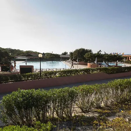 Dom wakacyjny Pleasant Mobile Home In Sorso With Shared Pool