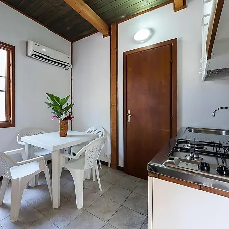 Pleasant Mobile Home In Sorso With Shared Pool Dom wakacyjny *