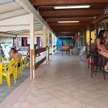 Dom wakacyjny Pleasant Mobile Home In Sorso With Shared Pool Sorso
